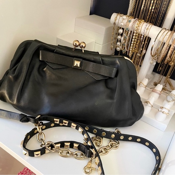 Guess purse/clutch - Picture 2 of 5